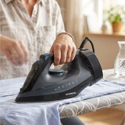 Hyundai Steam Iron 2600W with Cord Rewind - Black